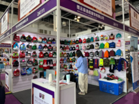 2024展会精彩回顾 - 且看逸超服饰如何以圣诞产品“蹚出”一条黄金路